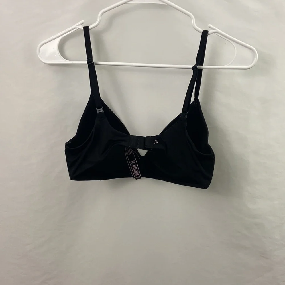 Victoria’s Secret Black No Wire 34C Bra - Picture 6 of 9